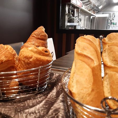 La Papillote Hotel Charleville-Mezieres Bagian luar foto